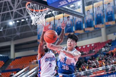 新疆加时106-101战胜天津，齐麟25+7+2，哈姆雷特26+3+7